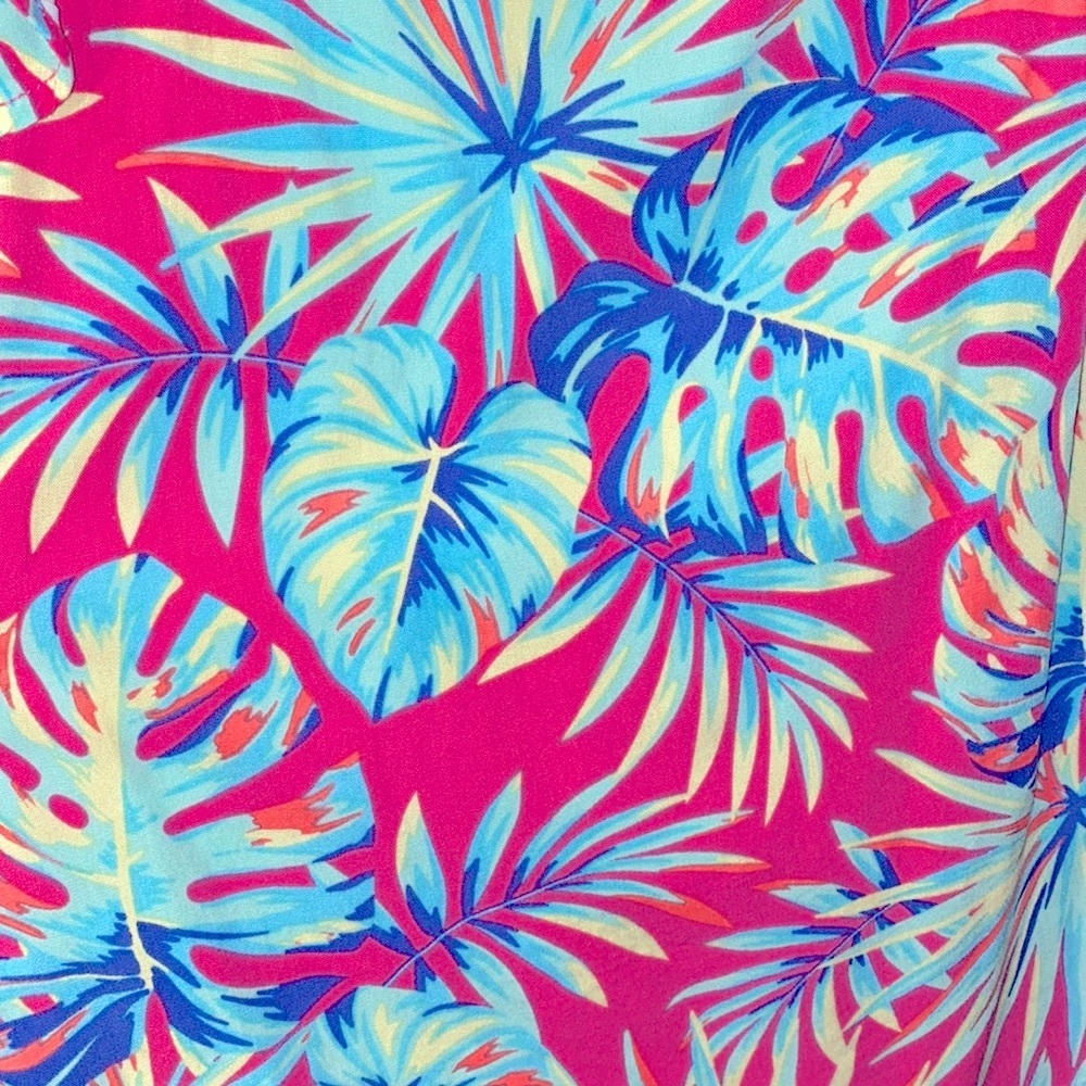 Hawaiian print shorts and tank top!